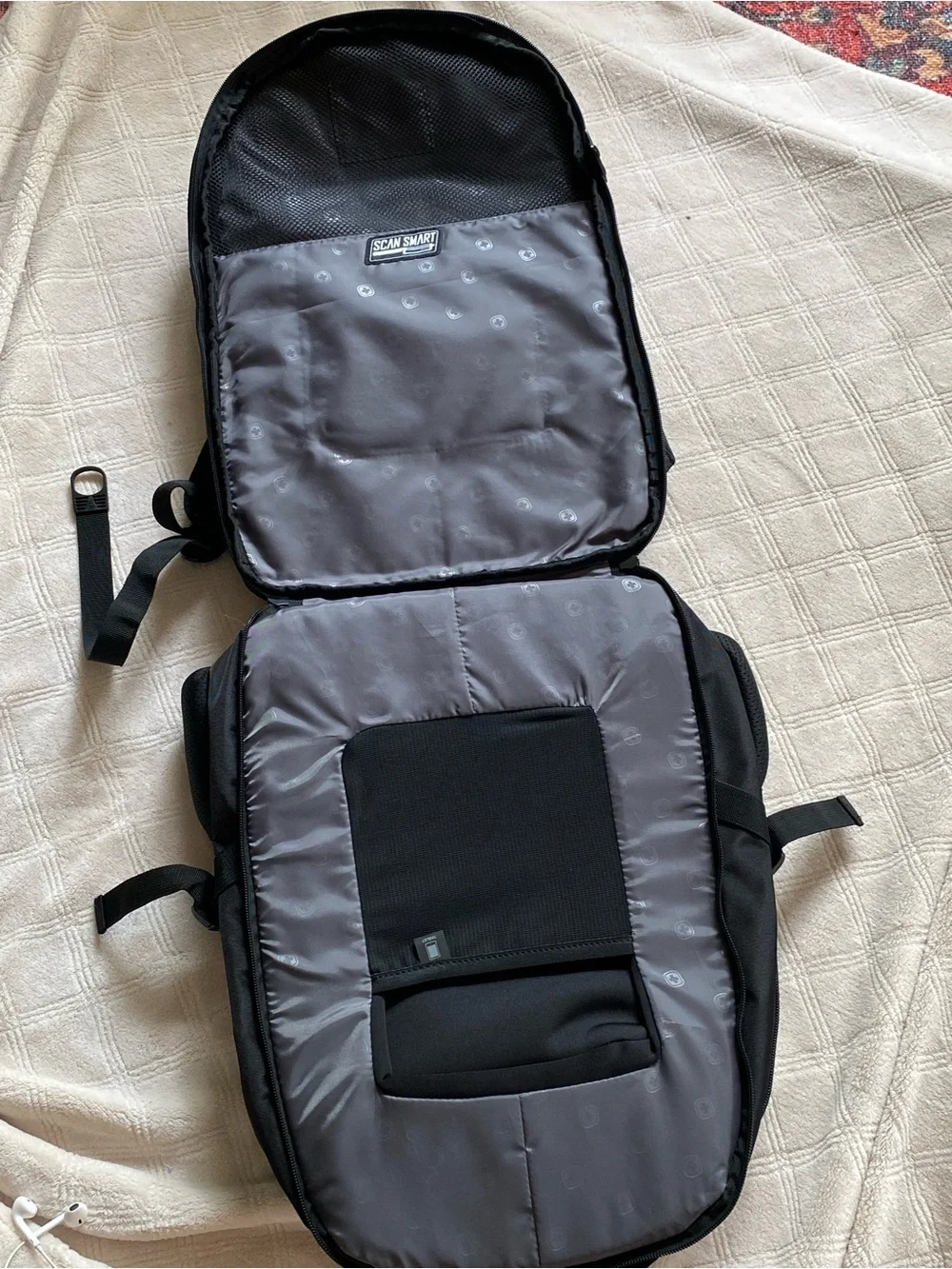 LIKE NEW swissgear scansmart black laptop travel backpack -tons of pockets!